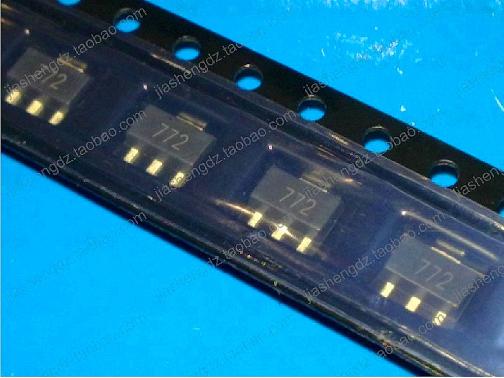 贴片三极管 2SB772 （B772） SOT89 大芯片 3A 一盘1K
