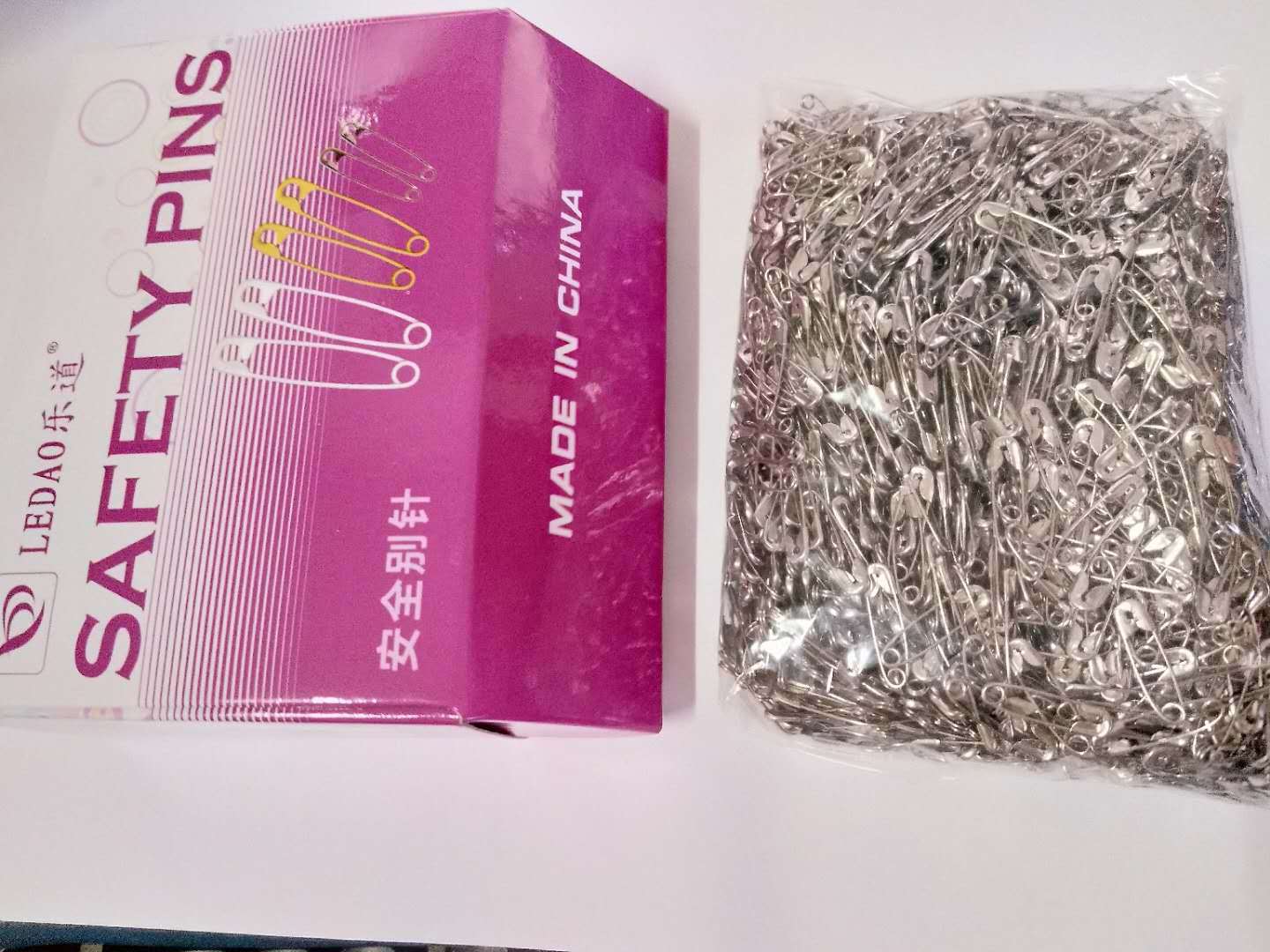 厂家直销不锈钢银色大号小号保险安全别针宝宝安全回形针扣针老式