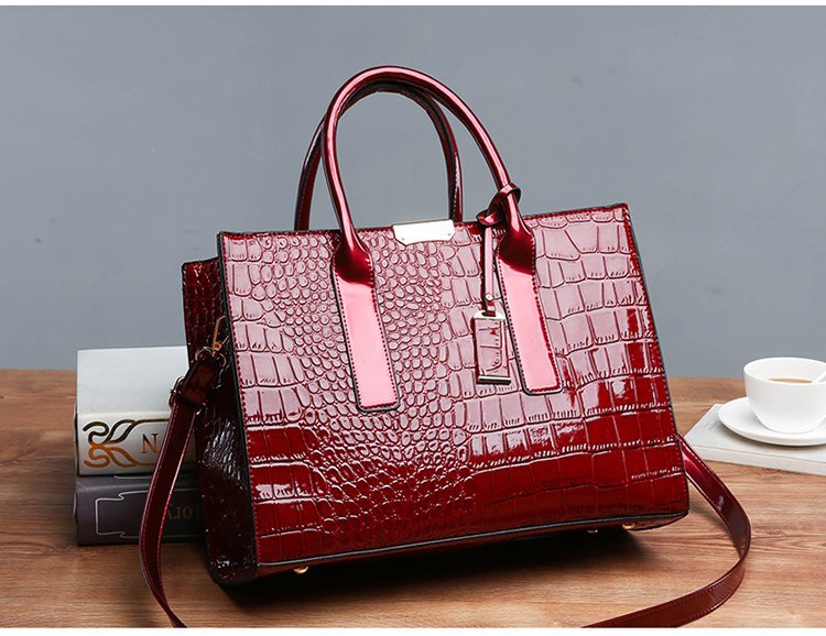 Fashion Crocodile Pattern Shoulder Messenger Bag Wholesale Nihaojewelry display picture 9