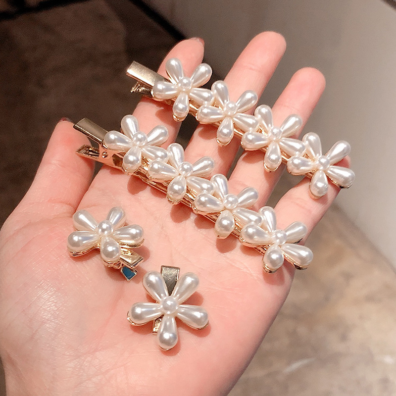 Retro Imitation Pearl Flower Hairpin display picture 7
