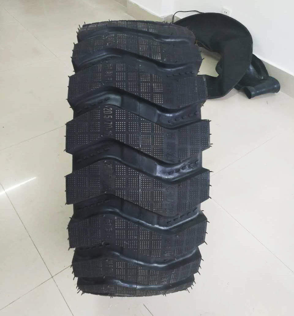 厂家直销鲁飞20.5-16小型装载机用斜交工程轮胎带耐磨防滑层三包
