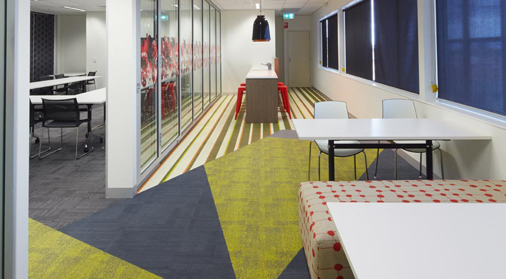 东莞市石排玻璃隔断，轻质砖隔墙，石排石膏板隔墙，岩棉板隔墙