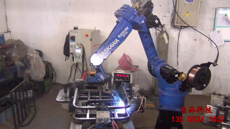 焊接机器人2.jpg