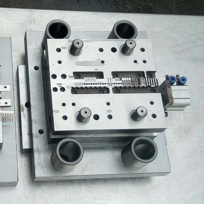 五金模具加工五金冲压件连续端子模具不锈钢弹片电子开关接触片