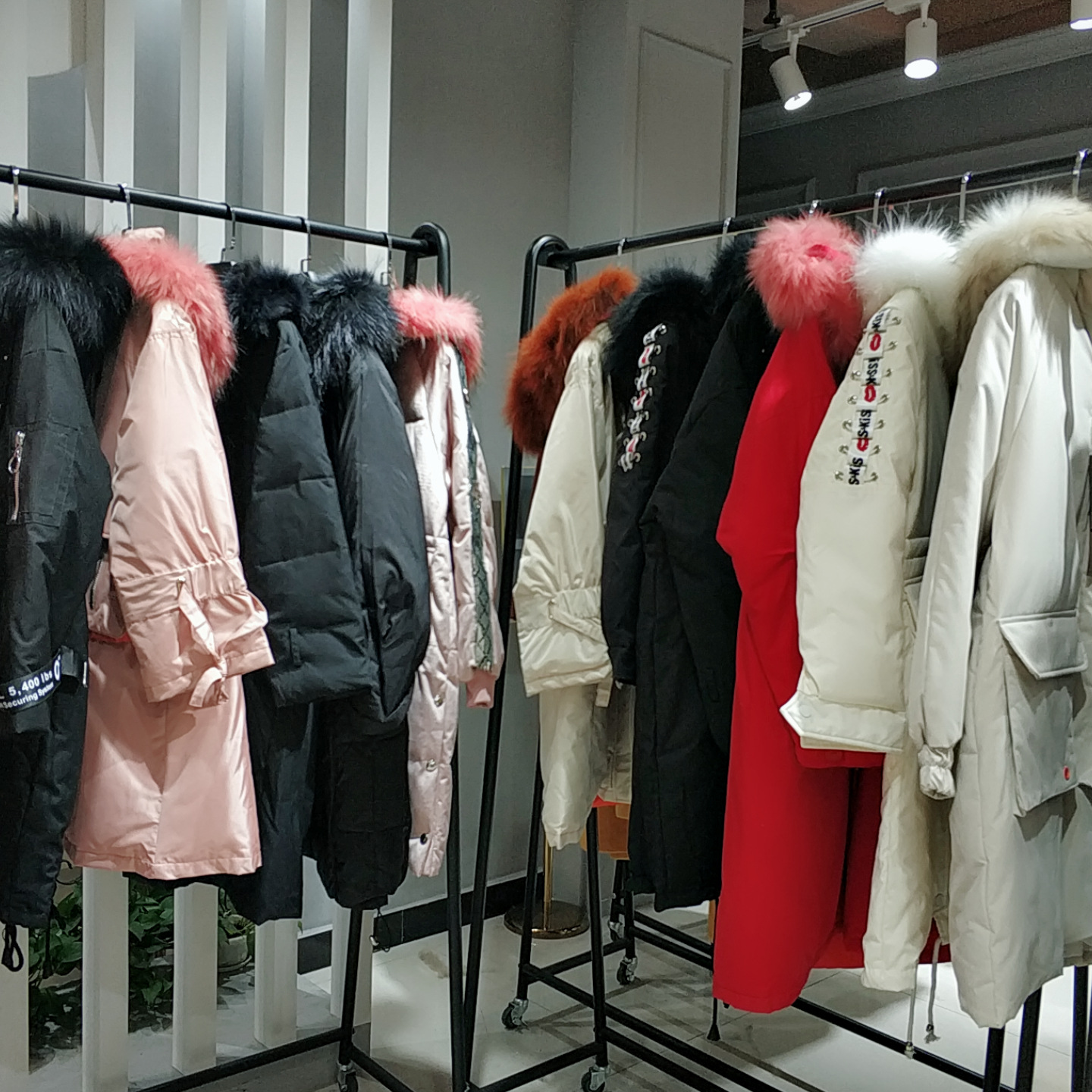 密西婭豪華羽絨服