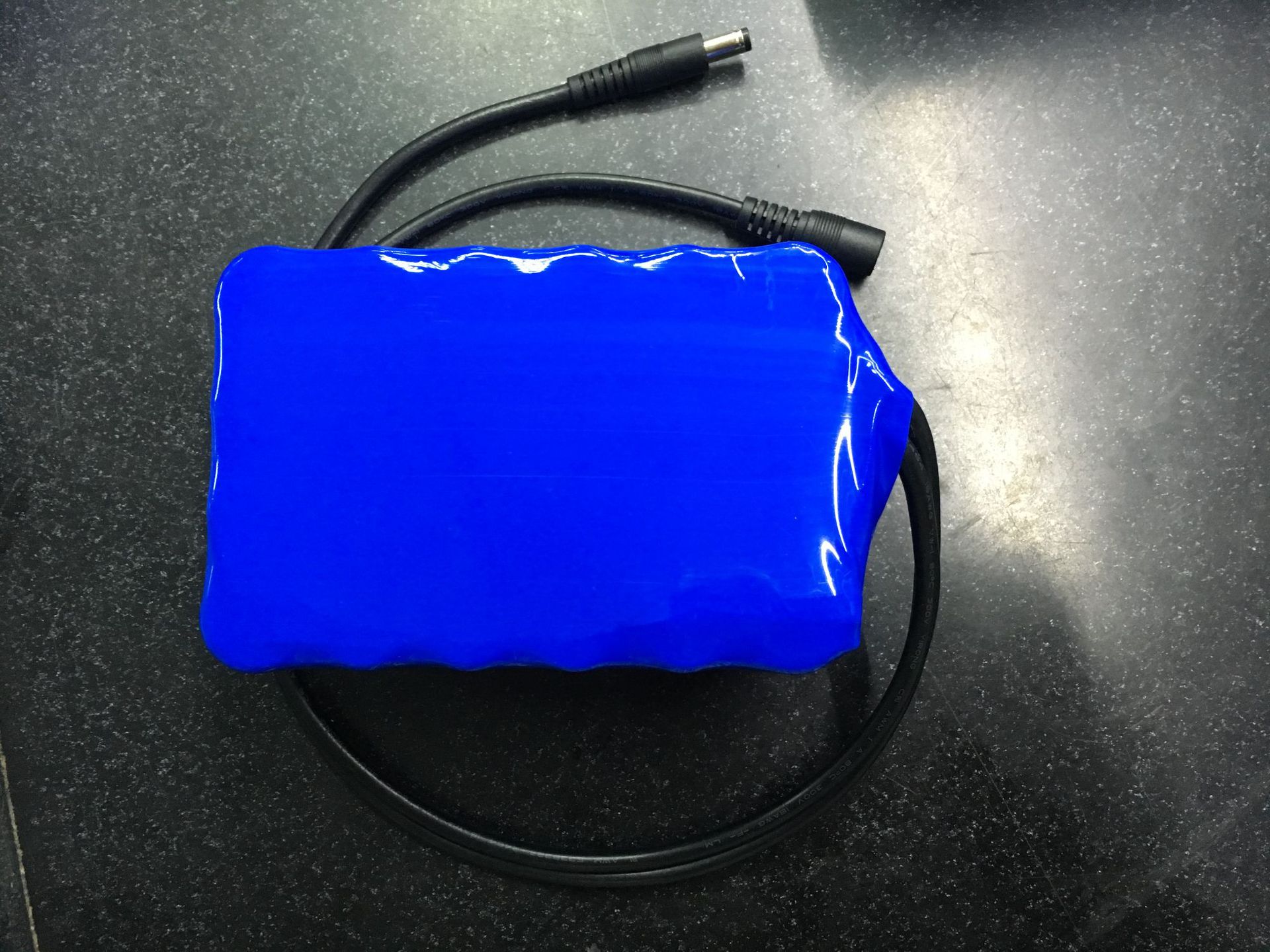 厂家专业生产 22.2V 18650-8800mAh 太阳能路灯锂电池组