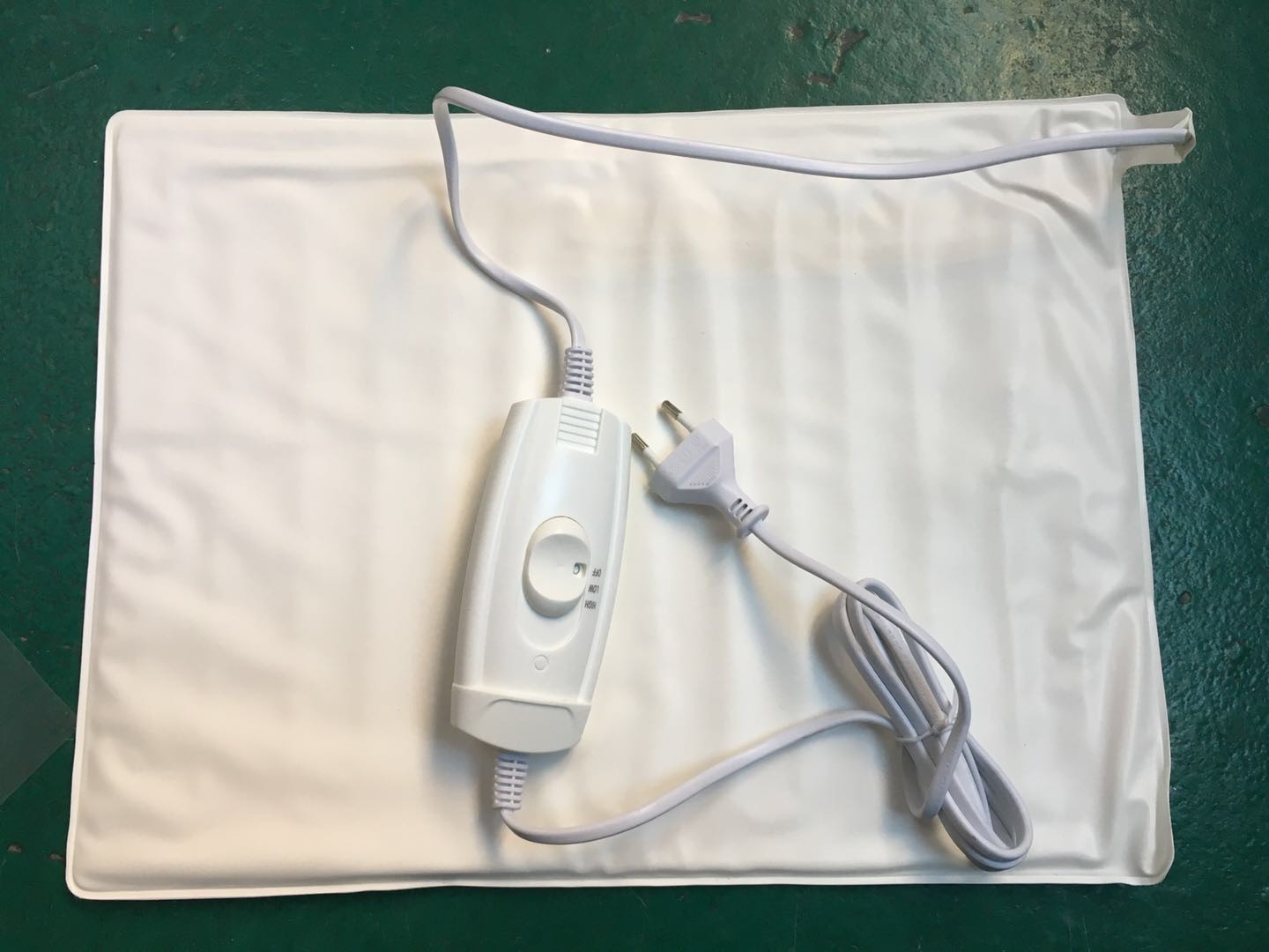 小型便携保健电褥子 远红外防水加电热垫40heating电热毯欧规人用