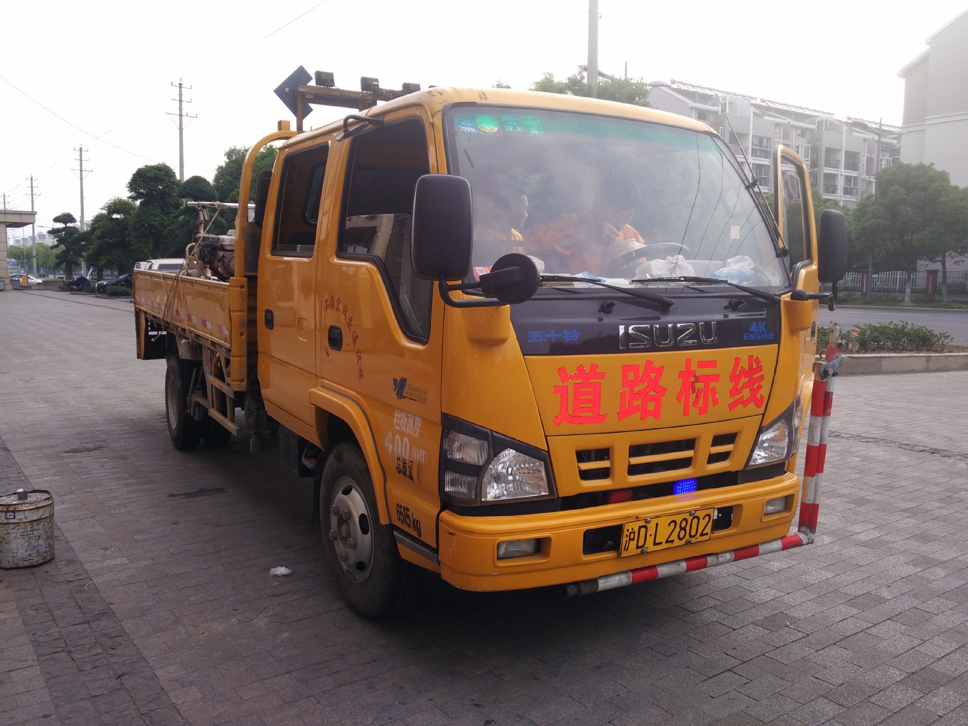 路口斑馬線黃白道路劃線嘉定專業熱熔車位劃線小區別墅路面劃線