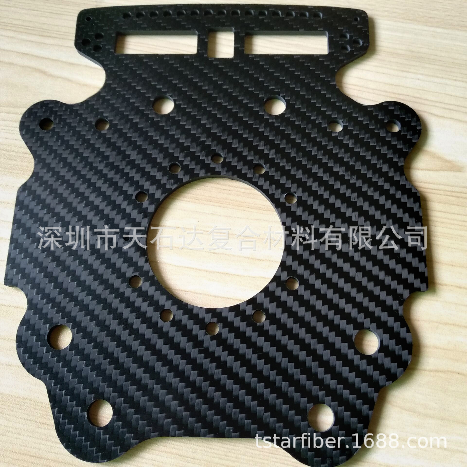 高强度复合材料来图定做碳纤维板 碳纤维板材加工 雕刻3k碳纤维板