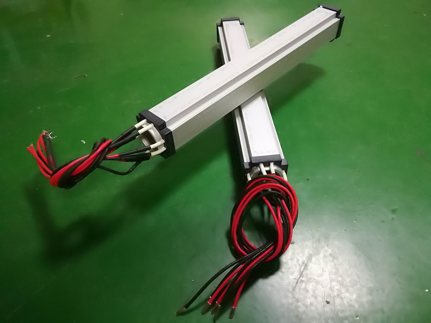 使用半导体ptc电采暖加热管电锅炉陶瓷加热器节能材料是HZ5283JRG