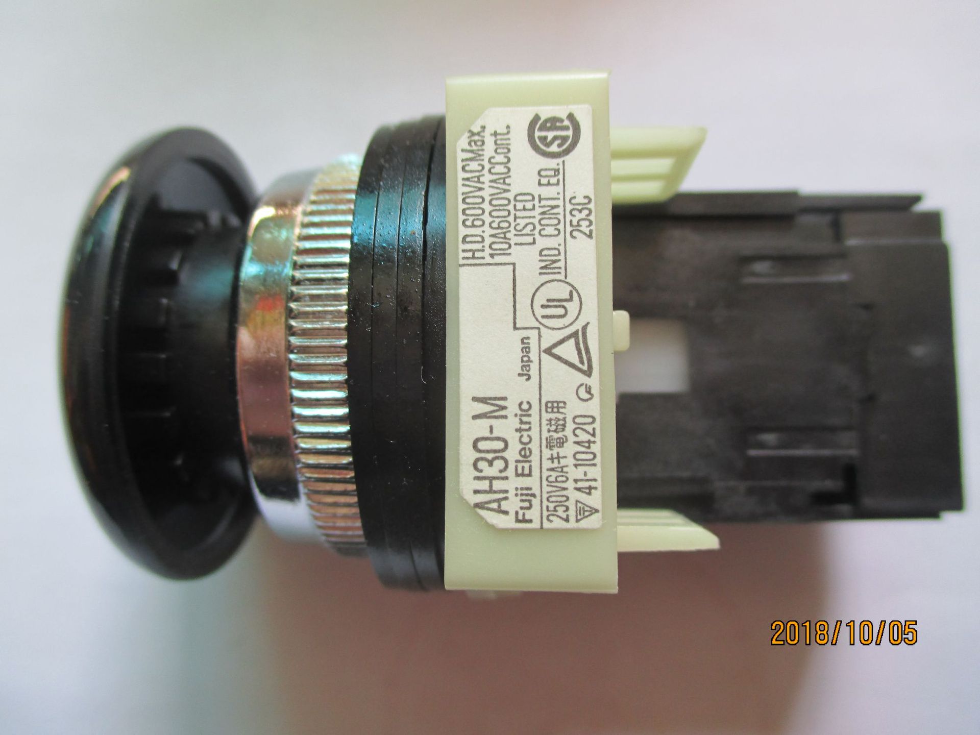 供应全新原装正品富士蘑菇头按钮AH30-M