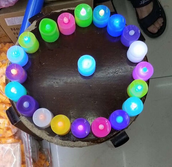Electronic realistic children's candle