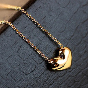 Européen Et Américain Style Simple Collier Couple Doux Amour Coeur Pendentif Collier Dames Clavicule Chaîne Petit Coeur De Pêche Collier En Gros display picture 29