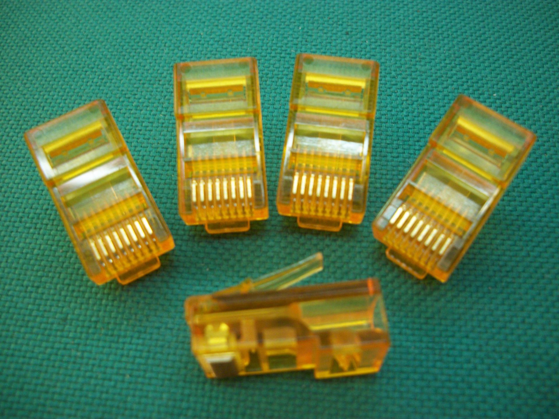 厂家供应彩色水晶头 透明黄水晶头 8P8C 各种网络水晶头