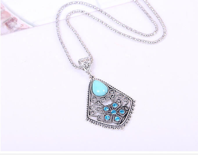 Fashionable ethnic turquoise pendant drop-shaped