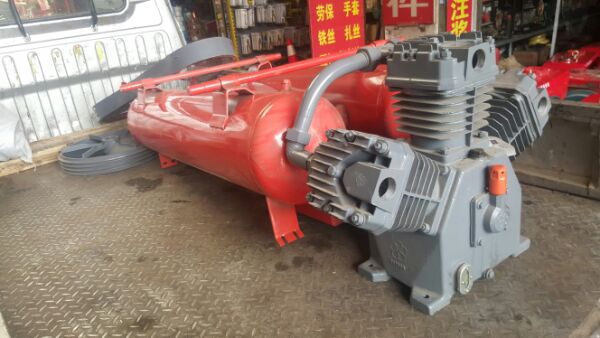 云南昆明红五环W-3.5/7空压机