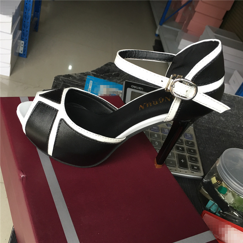 Chaussures été pour femme - Ref 3346080 Image 4