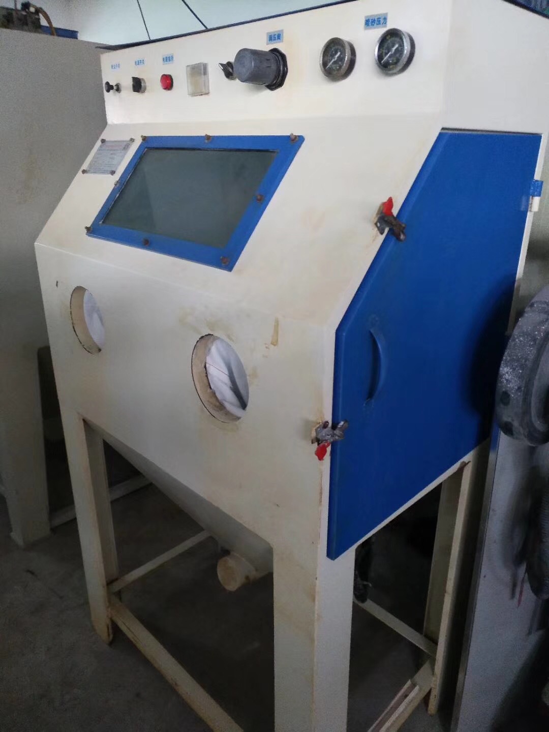 厂家供应二手小转盘喷砂机，二手自动喷砂机，二手履带喷砂机