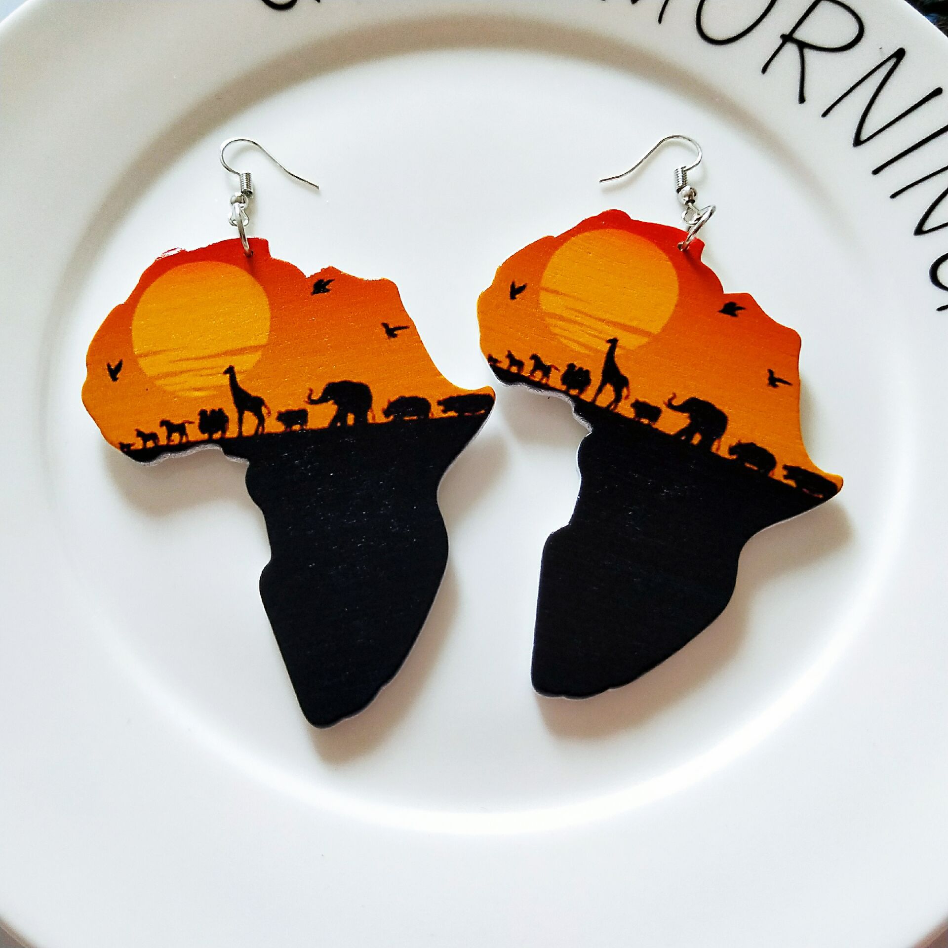 Retro Africa Map Pattern Wooden Earrings display picture 2