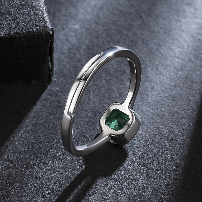 ŷ����Լ�¿�η��α�ʯ��ָŮ ʱ�и��Կ羳�������γ���ֱ��