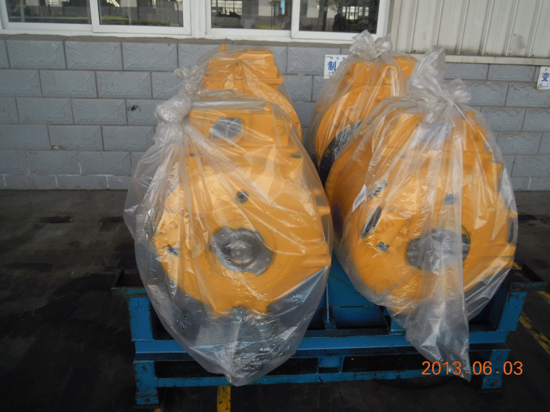 山推推土机配件_山推推土机配件变矩器23Y-11B-00000