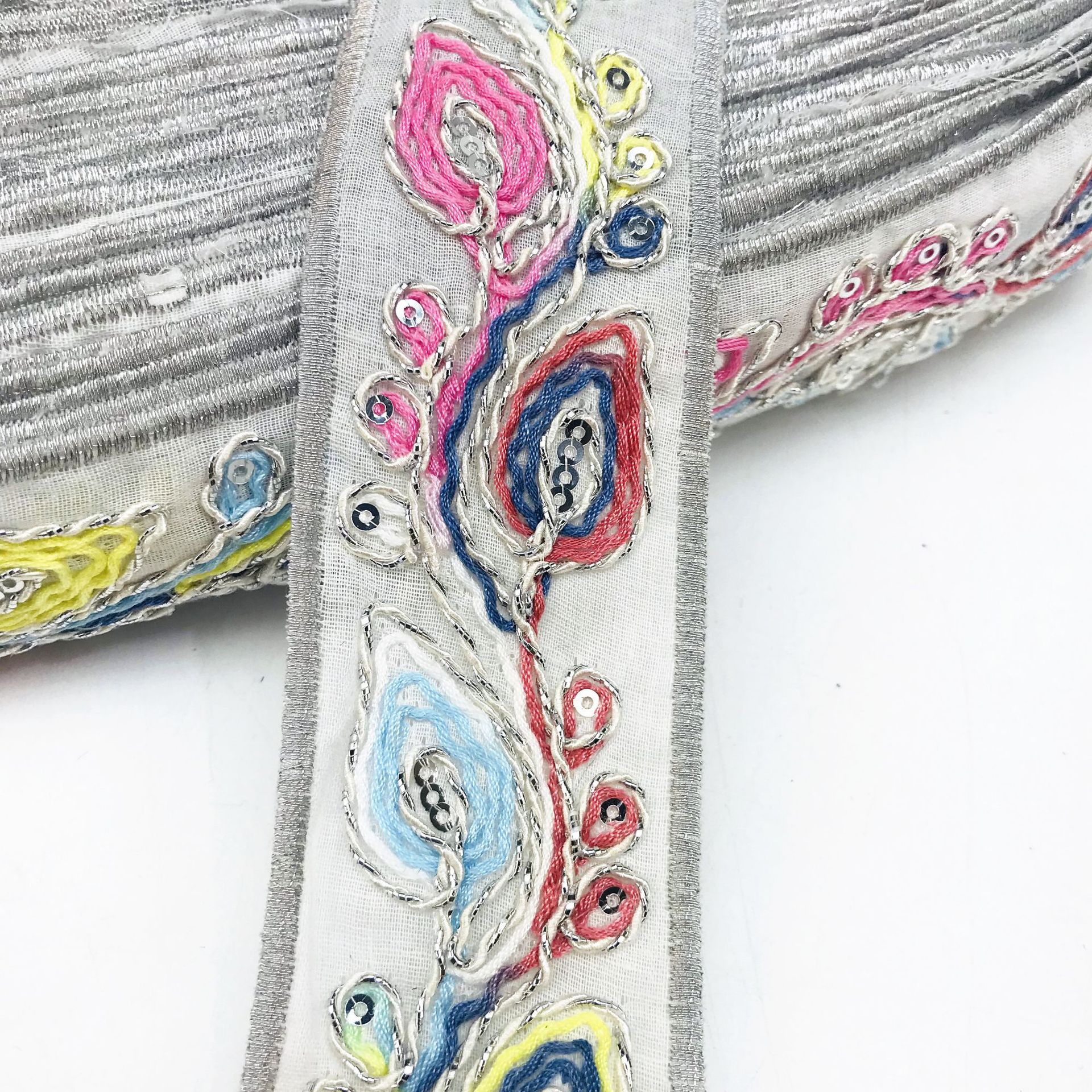 厂家供应 民族古装汉服刺绣花边 领口袖子贴花服装辅料 特种绣花