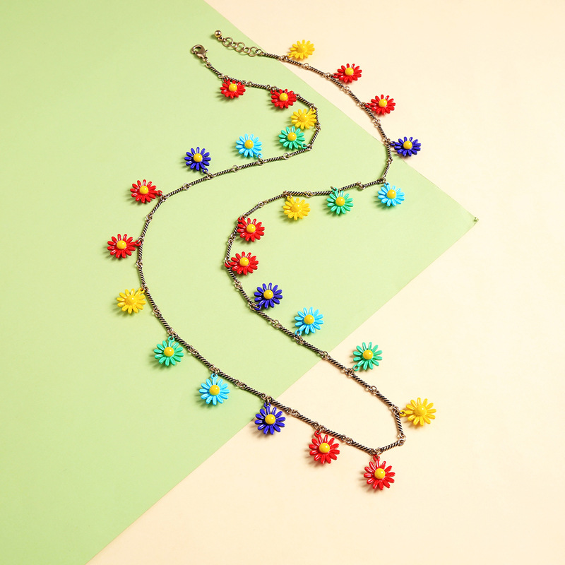 Temperament Simple Flower Necklace Small Fresh Long Sweater Chain Flower Necklace Tide display picture 2