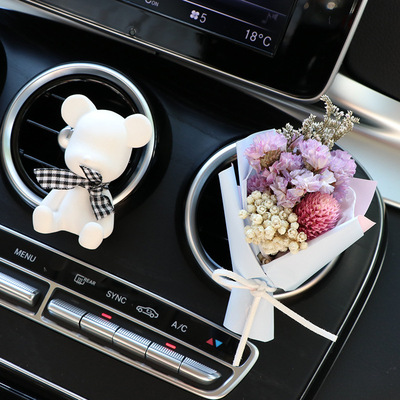 Car accessories, air outlet, aromatherapy, Eau De Toilette, female creativity, dry flowers, small fresh flowers, car interior decoration.