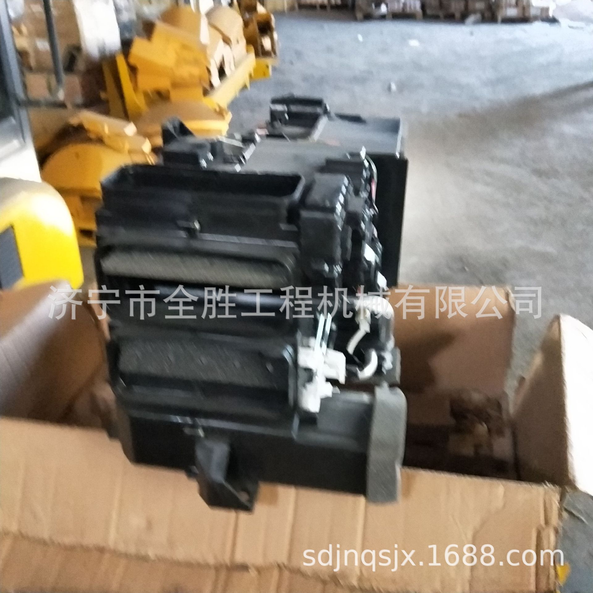 供应挖掘机CAT320D空调蒸发箱总成链条支重轮单钩松土器耐用