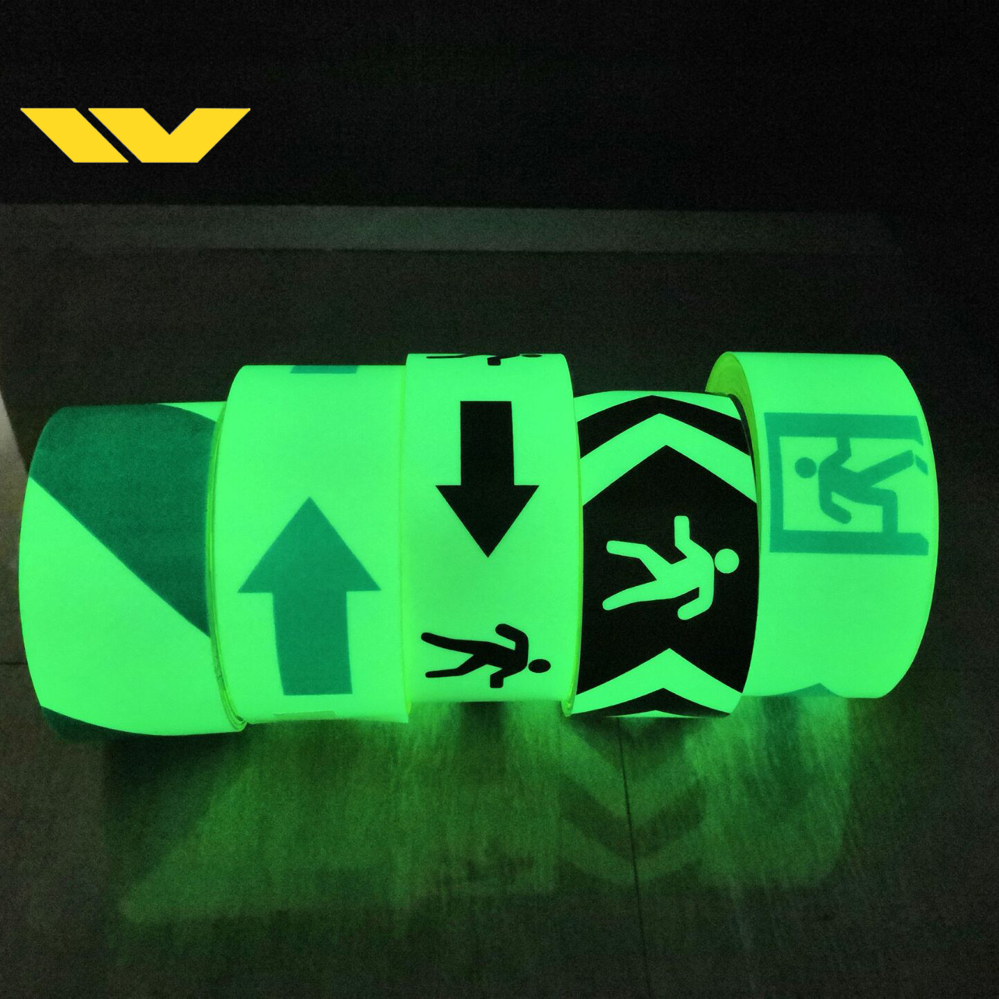 厂家直发 pet蓄光膜夜光箭头 荧光导向警示带 楼道安全警示发光胶