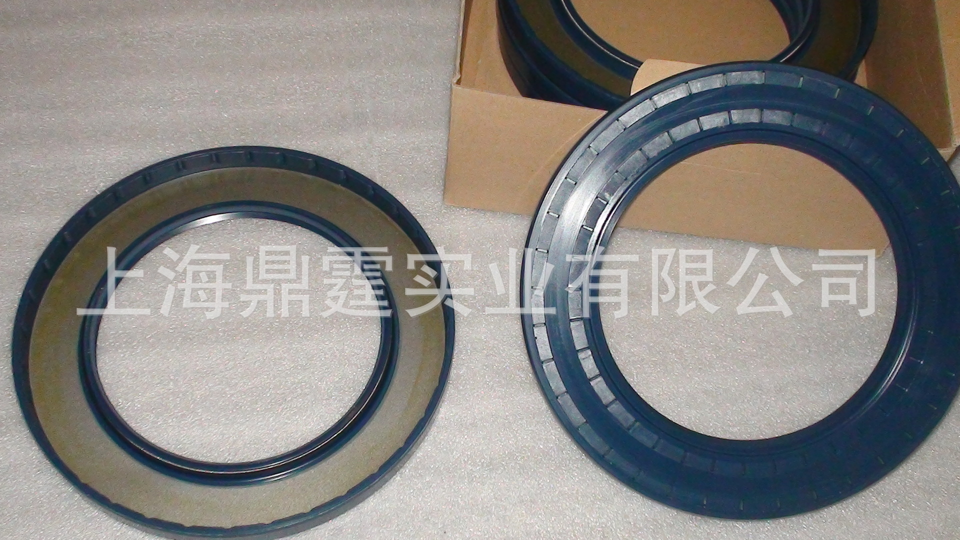 �¹� CFW Freudenberg-Simrit �Ǽ��ͷ� 120-180-15-12