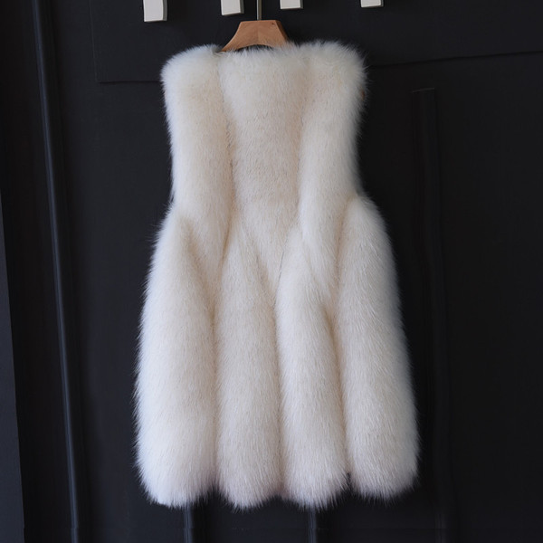 Fur waistcoat with long and medium-sized fur waistcoat fox-like 