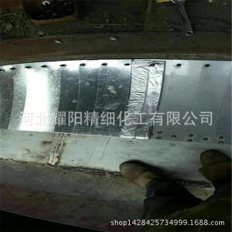 现场制作鱼鳞片