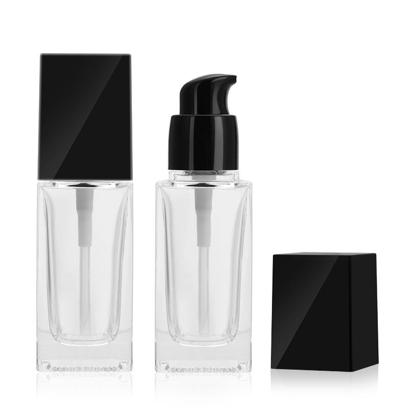 En stock al por mayor engrosada cubierta cuadrada base líquida botella aislamiento crema cosmética vidrio sub-botella cuadrada botella esmerilada