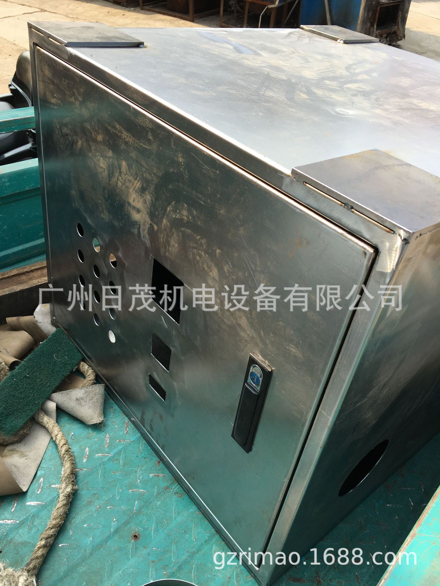 各种金属钣金件  机箱机柜来图做 专业设计 激光切割折弯焊接