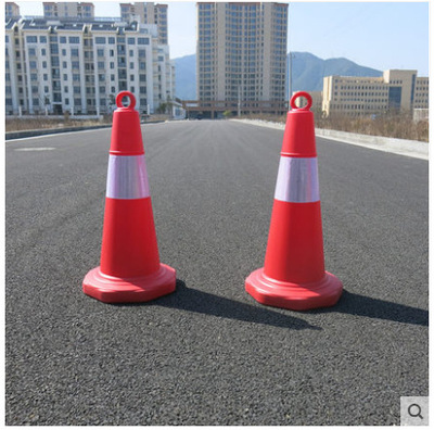 供應70公分提環紅體反光膜塑料路錐 雪糕桶道路施工警示安全