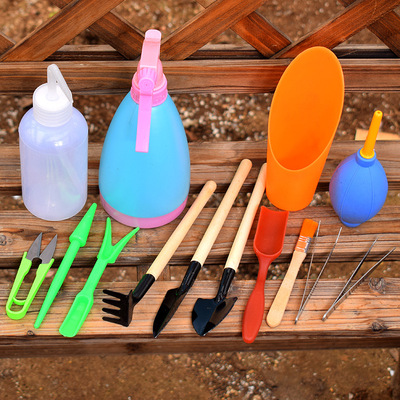wholesale Gardening supplies Gardening three-piece Lifter device Fleshy shovel cup pinkycolor Spout Discount