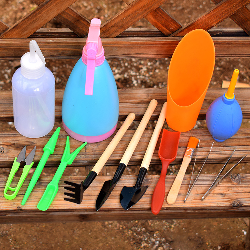 wholesale Gardening supplies Gardening three-piece Lifter device Fleshy shovel cup pinkycolor Spout Discount