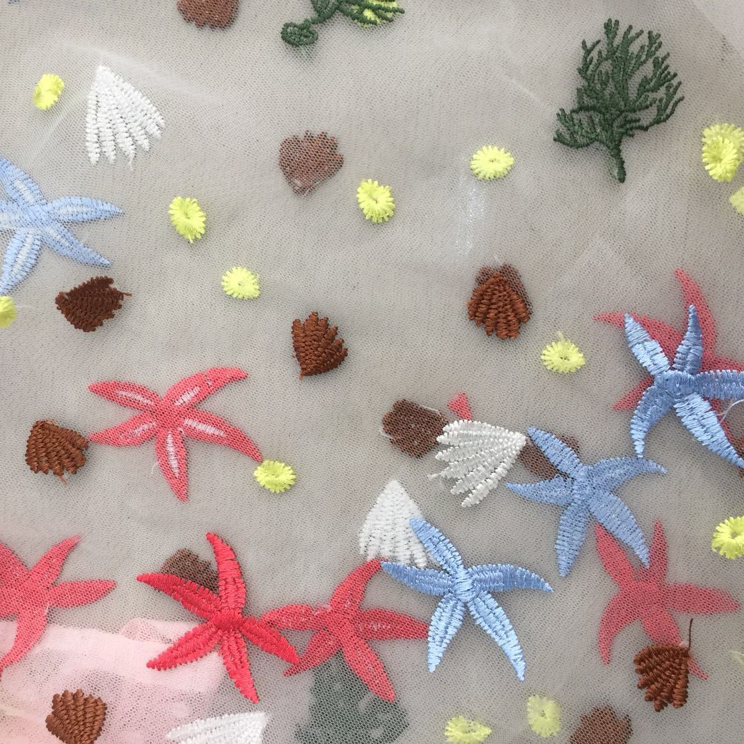 涤纶网布绣花   新款花型      服装面料      欢迎选购