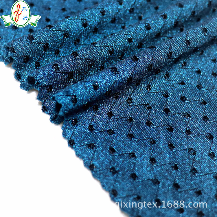 ���ҹ��������Ͻ��Ӱ�����Ứ��֯����Ⱦɫ��װ����W��״�Ứ��