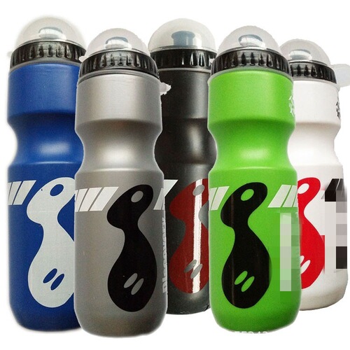 Sports water bottle depending on mountain bike sports with dust cover PC plastic two-color water bottle equipment supplies