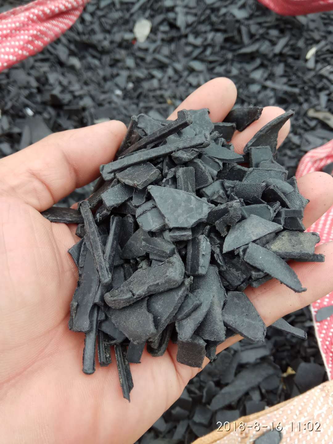黑色ＰＰ粉碎料pp可回收再生填充环保优质碎料