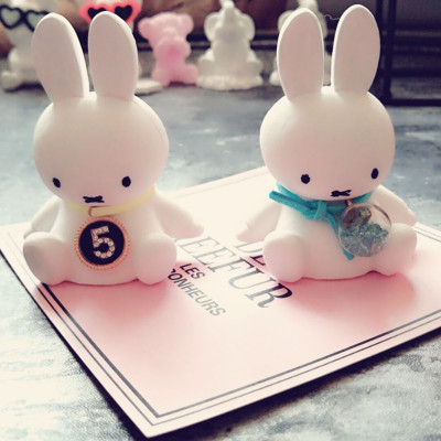 创意汽车香薰摆件卡通米兔新款香水摆件车内车载车饰可爱女石膏 车饰货源 买卖货源网