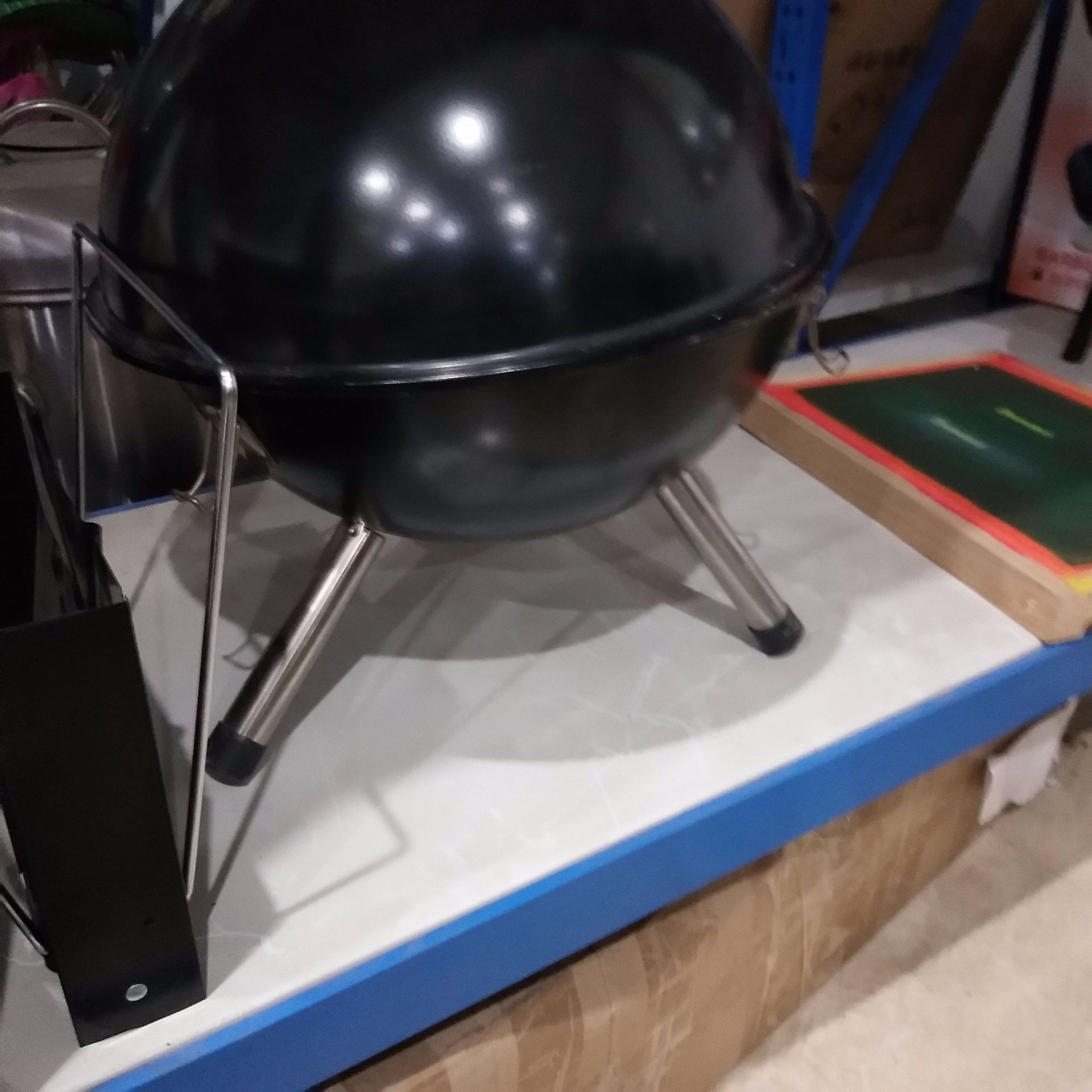 Suministro directo de fábrica estufa de fútbol negro al aire libre protección del medio ambiente sin humo estufa de barbacoa esférica