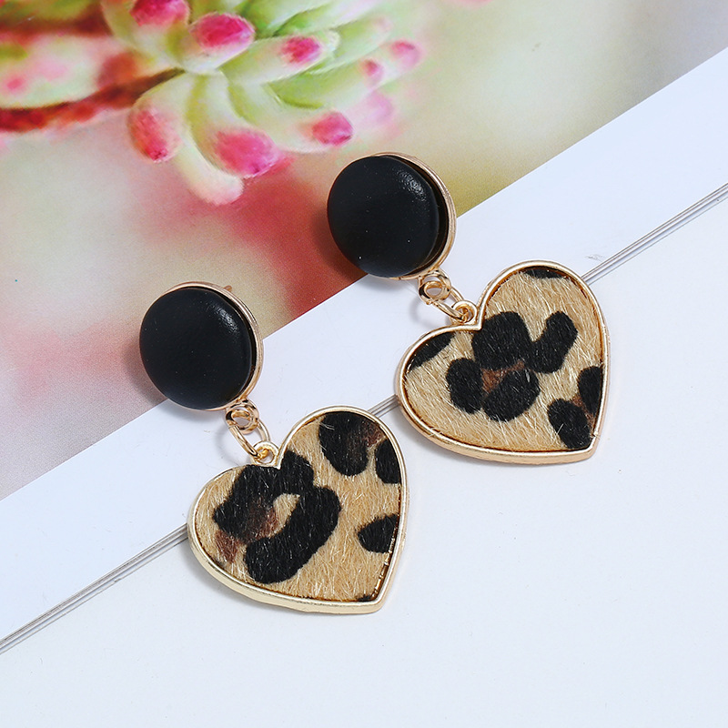 Pendientes De Corazón De Piel De Leopardo display picture 4