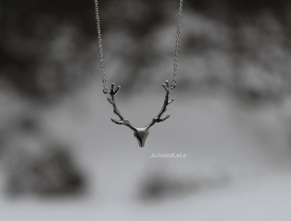 Simple Antler Necklace Christmas Elk Reindeer Pendant Necklace Female Clavicle Chain Fawn Antler Nec