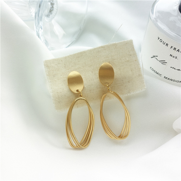 不规则圆形复古哑光金耳钉