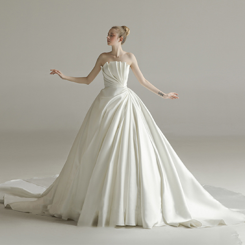 Abbigliamento donna nuovo stile strascico sposa sottile monospalla semplice femminile rete celebrità abito da sposa all'ingrosso_voghion.com