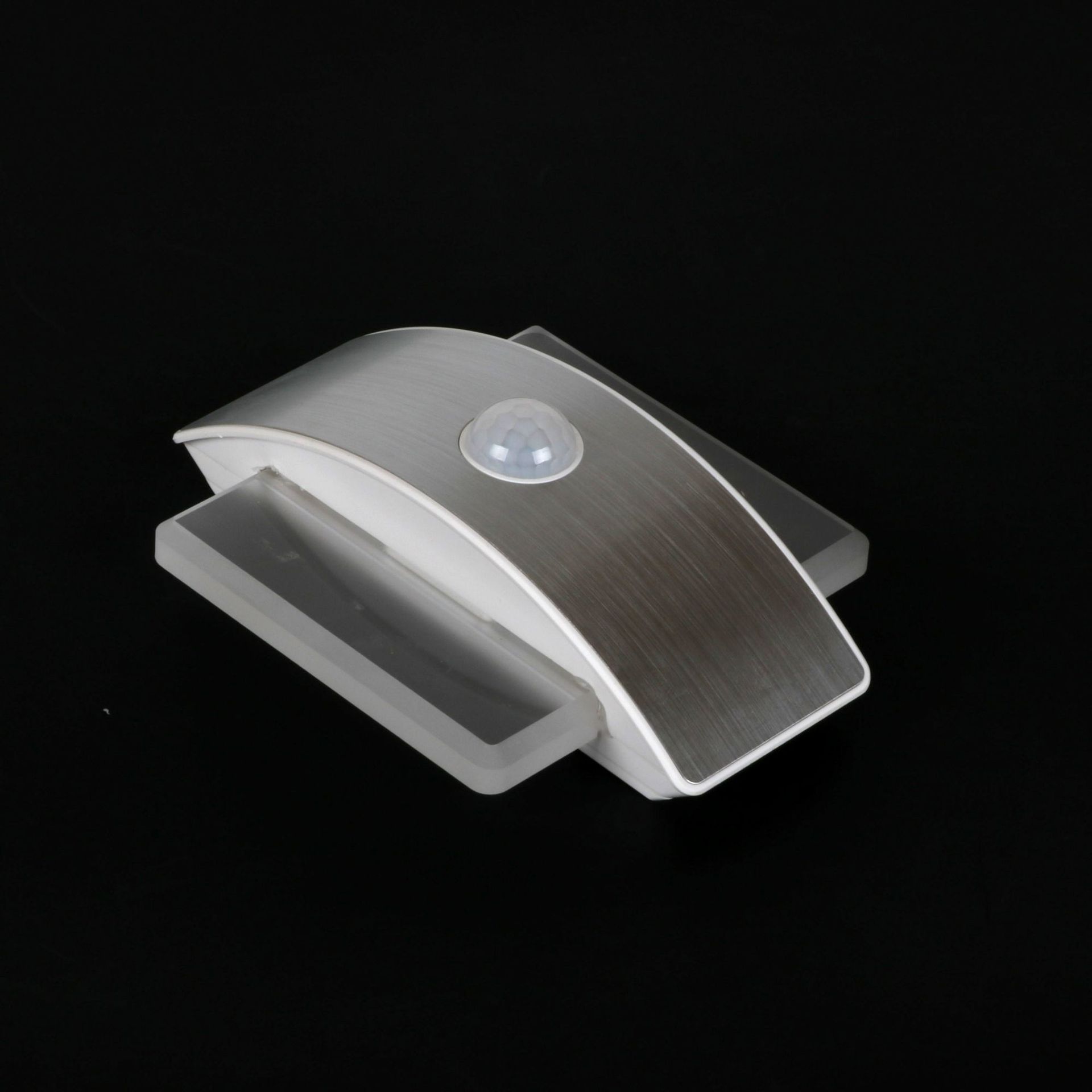 创意款智能人体红外感应吸顶灯USB充电led小夜灯家用卧室过道壁灯