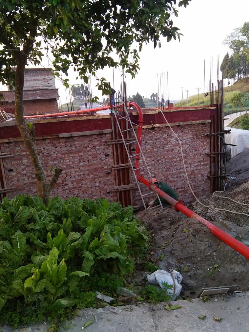 地泵 混凝土输送泵，80泵，80地泵，自动盖楼，搅拌机 混凝土拖泵